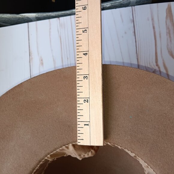 Wool Hat ** Fraying Inner Band - Picture 14 of 14